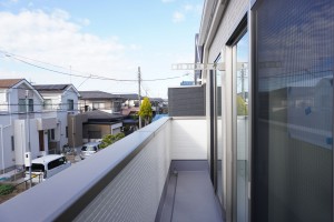 越谷市大字上間久里、新築一戸建てのバルコニー画像です