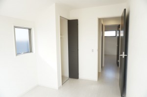 越谷市大字上間久里、新築一戸建ての寝室画像です