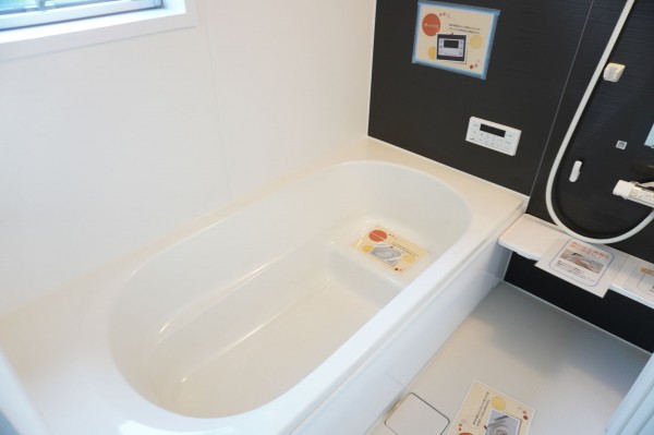 越谷市大字上間久里、新築一戸建ての風呂画像です