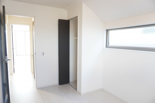 越谷市大字上間久里、新築一戸建ての寝室画像です