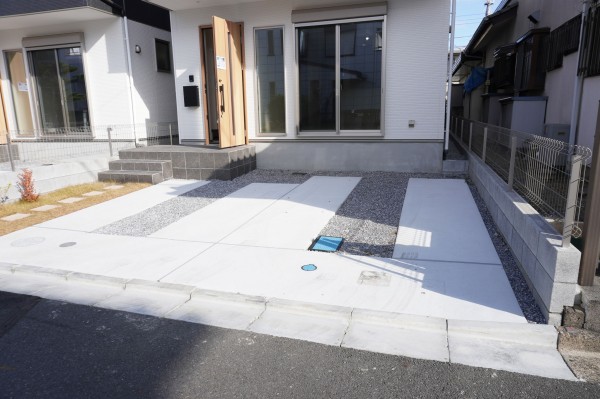 越谷市大字上間久里、新築一戸建ての駐車場画像です