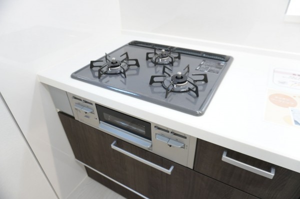 越谷市大字上間久里、新築一戸建てのキッチン画像です