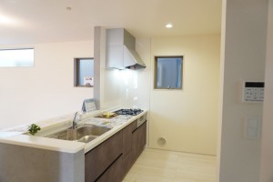 草加市瀬崎、新築一戸建てのキッチン画像です