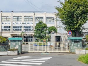 草加市瀬崎、新築一戸建ての小学校画像です