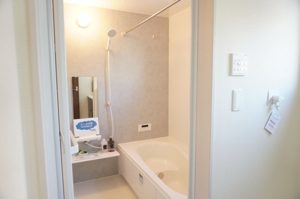 草加市瀬崎、新築一戸建ての風呂画像です