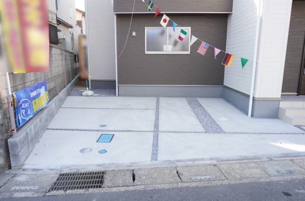 草加市瀬崎、新築一戸建ての駐車場画像です