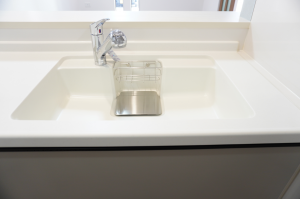 草加市金明町、新築一戸建てのキッチン画像です