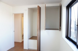 草加市金明町、新築一戸建ての収納画像です