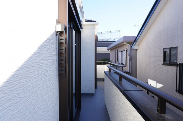 草加市金明町、新築一戸建てのバルコニー画像です