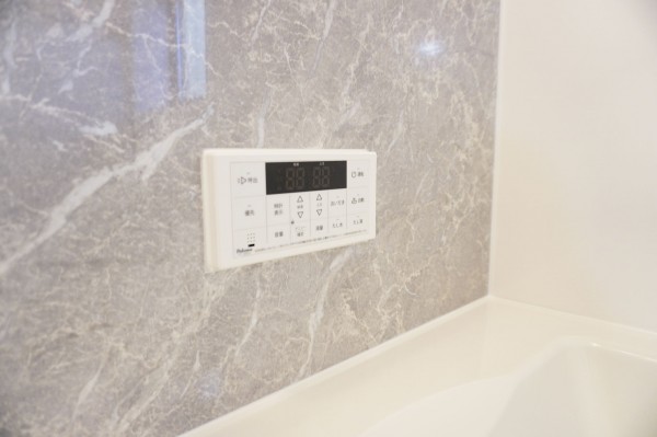 草加市金明町、新築一戸建ての風呂画像です