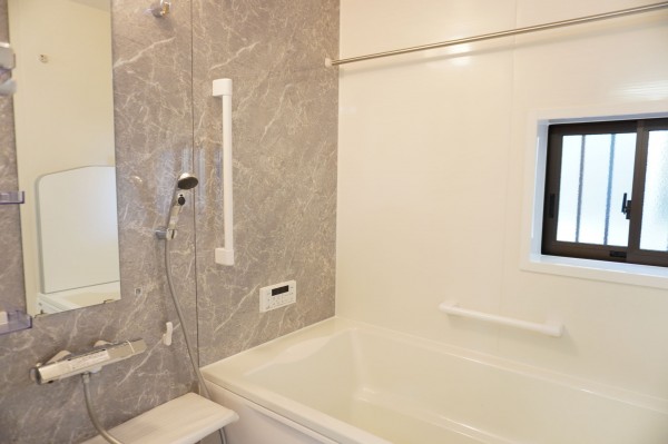 草加市金明町、新築一戸建ての風呂画像です