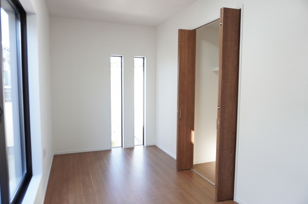 草加市金明町、新築一戸建ての寝室画像です