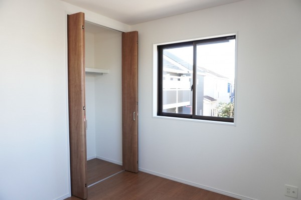 草加市金明町、新築一戸建ての寝室画像です