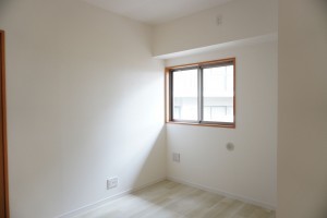 草加市瀬崎、マンションの寝室画像です