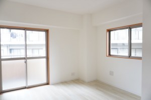 草加市瀬崎、マンションの寝室画像です