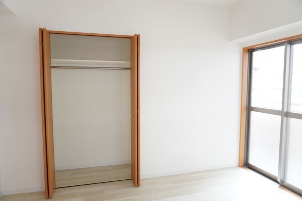 草加市瀬崎、マンションの収納画像です