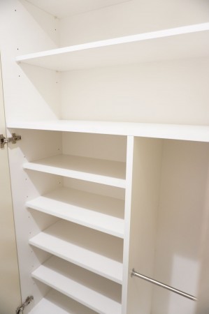 草加市瀬崎、マンションの玄関画像です