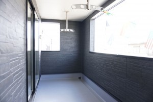 草加市長栄、新築一戸建てのバルコニー画像です