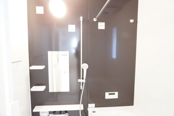 草加市長栄、新築一戸建ての風呂画像です