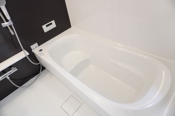 草加市長栄、新築一戸建ての風呂画像です