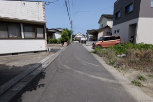 宮崎市月見ケ丘、土地の前面道路を含む現地写真画像です