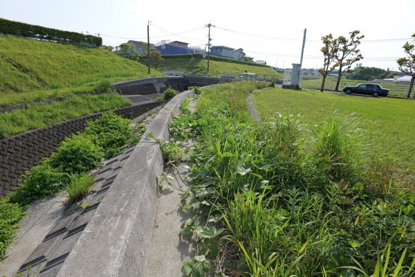宮崎市熊野、土地の前面道路を含む現地写真画像です