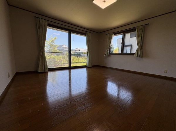宮崎市花山手東、中古一戸建ての画像です