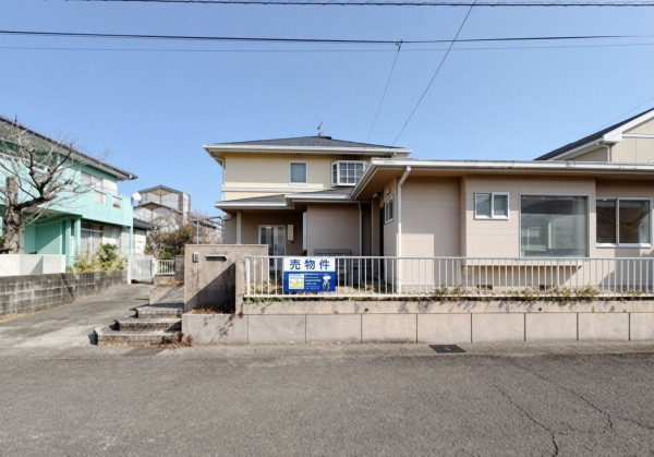 宮崎市学園木花台南、中古一戸建ての画像です