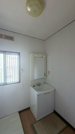 宮崎市大塚台西、中古一戸建ての洗面画像です