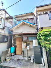 大東市中楠の里町、中古一戸建ての画像です