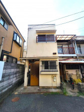 大東市西楠の里町、中古一戸建ての画像です