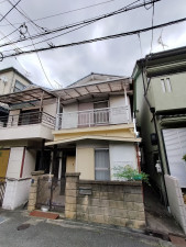 大東市南楠の里町、中古一戸建ての画像です