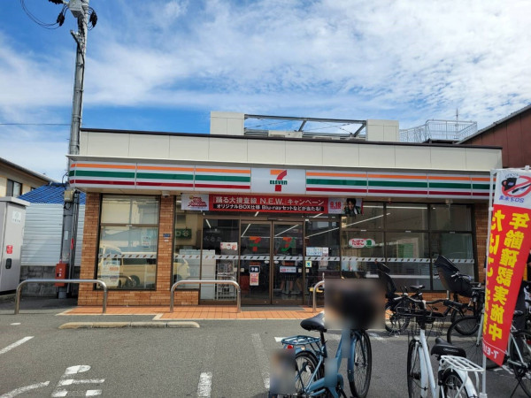 大東市諸福、マンションのコンビニ画像です