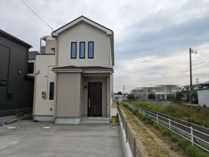 仙台市若林区、新築一戸建ての間取り画像です