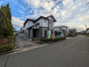 仙台市泉区紫山、中古一戸建ての画像です