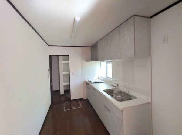仙台市泉区館、中古一戸建ての画像です