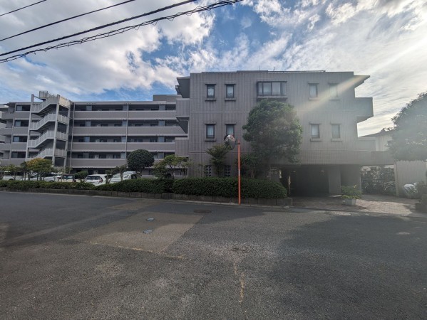 仙台市泉区泉中央、マンションの画像です