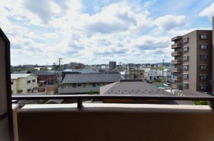 仙台市泉区市名坂、マンションの画像です