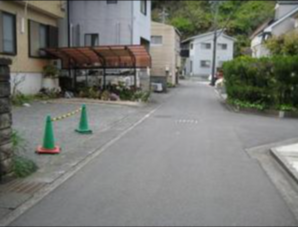 静岡市駿河区寺田、土地の前面道路を含む現地写真画像です