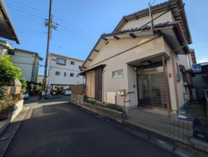 静岡市駿河区鎌田、中古一戸建ての外観画像です