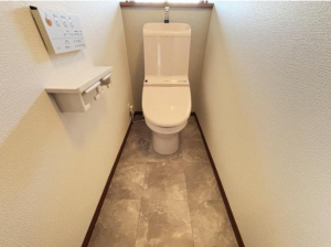 静岡市駿河区向敷地、中古一戸建てのトイレ画像です