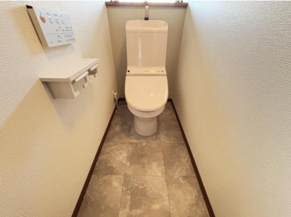 静岡市駿河区向敷地、中古一戸建てのトイレ画像です