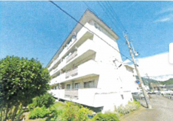 静岡市駿河区丸子、マンションの外観画像です