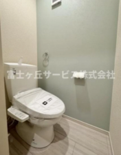 静岡市駿河区中島、新築一戸建てのトイレ画像です