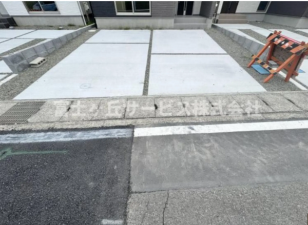 静岡市駿河区中島、新築一戸建ての駐車場画像です