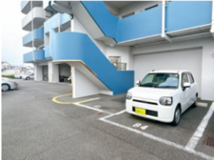静岡市駿河区丸子新田、マンションの駐車場画像です