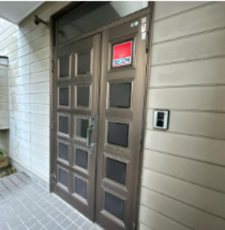 静岡市駿河区聖一色、中古一戸建ての玄関画像です