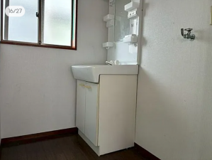 静岡市駿河区中島、中古一戸建ての洗面画像です