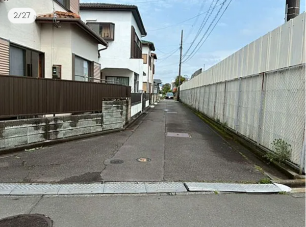 静岡市駿河区中島、中古一戸建ての前面道路を含む現地写真画像です