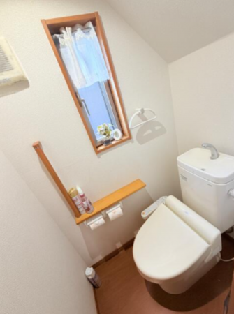 静岡市駿河区桃園町、中古一戸建てのトイレ画像です